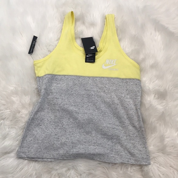 Nike Tops - 🌸 2 for $30 🌸 Nike tank top